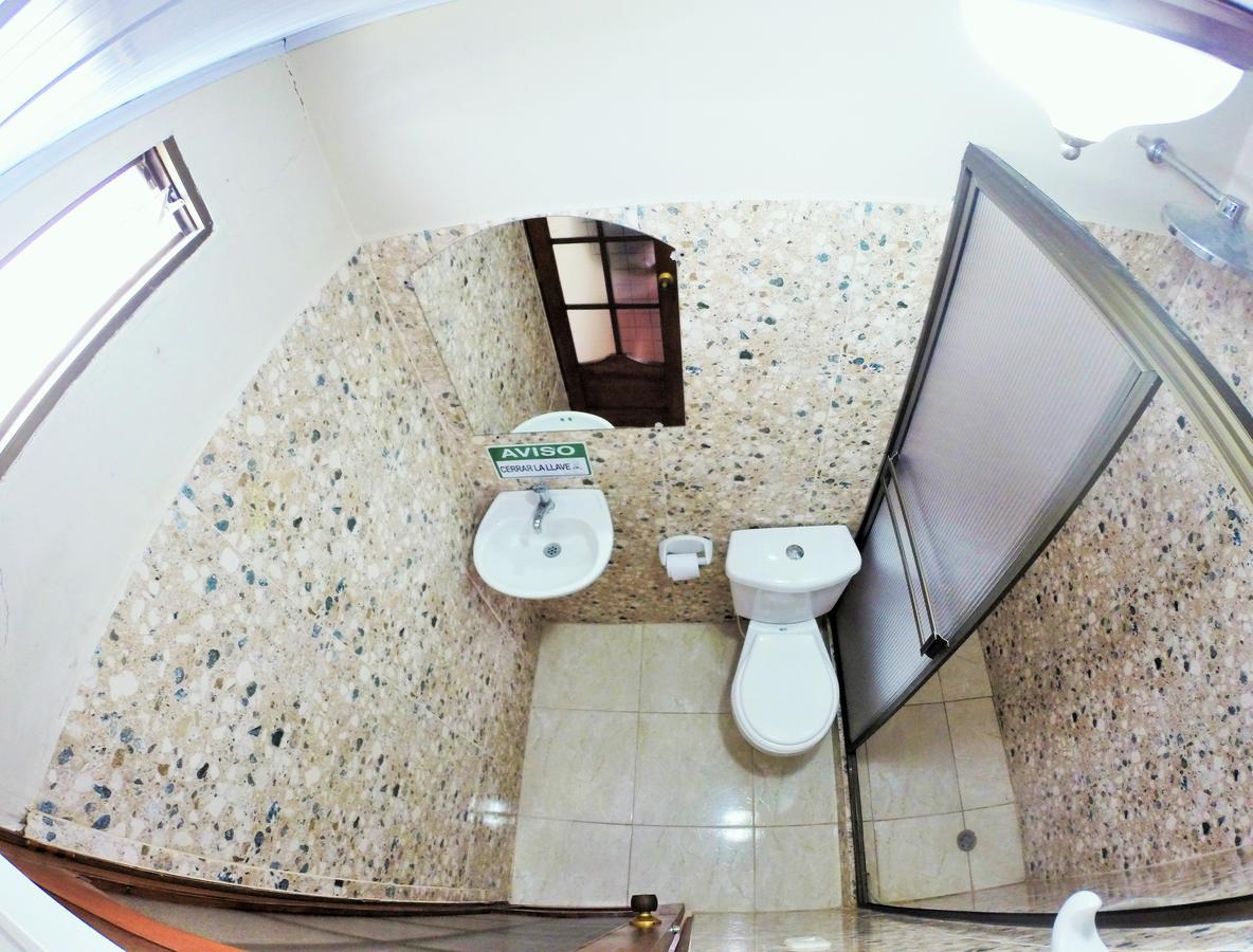 Hostal La Esperanza Leticia Esterno foto